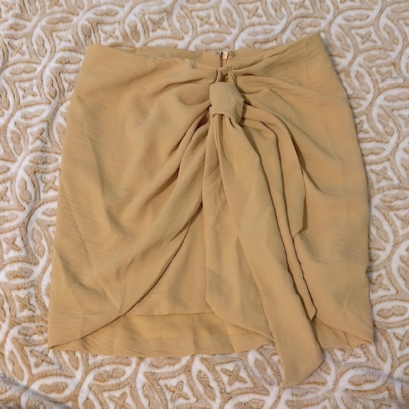 Mini faux wrap skirt, Sz small - Picture 2 of 3